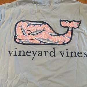 Vineyard Vines T-shirt Men’s L with pocket light blue with fish